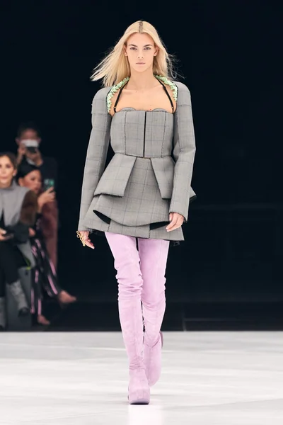Look 23